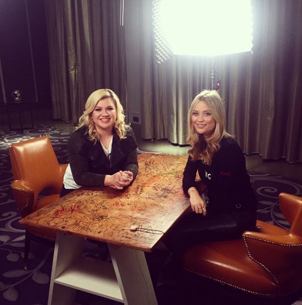 The Hot Desk Laura Whitmore The Hot Desk Kelly Clarkson interview