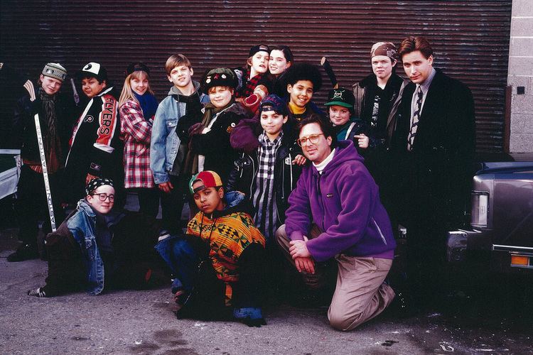 The Mighty Ducks movie scenes Jordan KernerMost of The Mighty Ducks cast gathers around Estevez and Kerner kneeling 