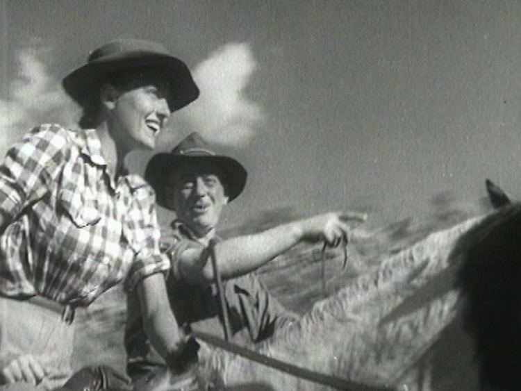 The Overlanders (film) The Overlanders 1946 clip 1 on ASO Australias audio and visual