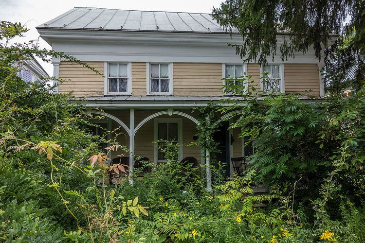The Parsonage (Oak Hill, New York)