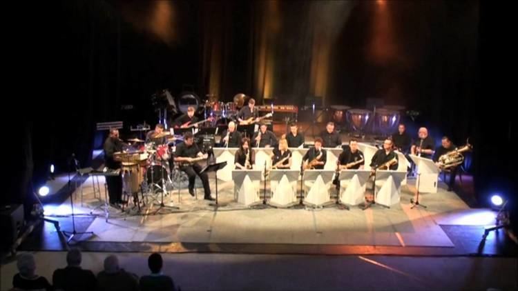 The Phil Collins Big Band Pick up the pieces Amazing Band de Mazingarbe as Phil Collins Big