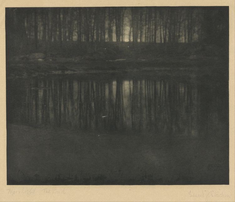 The Pond—Moonlight httpsuploadwikimediaorgwikipediacommonscc