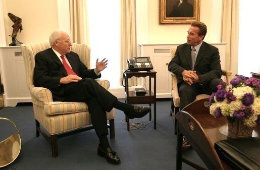File:Arnold-Cheney.jpg
