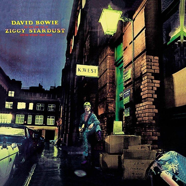 The Rise and Fall of Ziggy Stardust and the Spiders from Mars httpsimagesnasslimagesamazoncomimagesI8