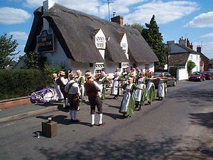 The Royal Oak, Hail Weston httpsuploadwikimediaorgwikipediacommonsthu