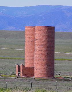The Silos, Montana httpsuploadwikimediaorgwikipediacommonsthu