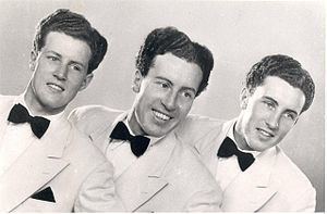 The Singing Scott Brothers httpsuploadwikimediaorgwikipediacommonsthu