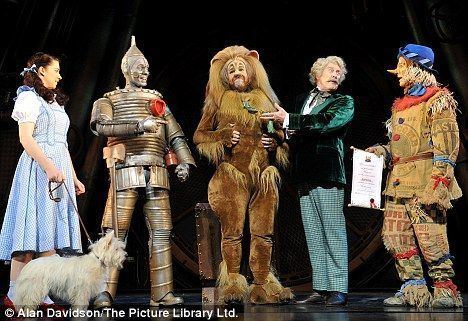 The Wizard of Oz (2011 musical) 10 images about Wizard of Oz Musical on Pinterest Theater