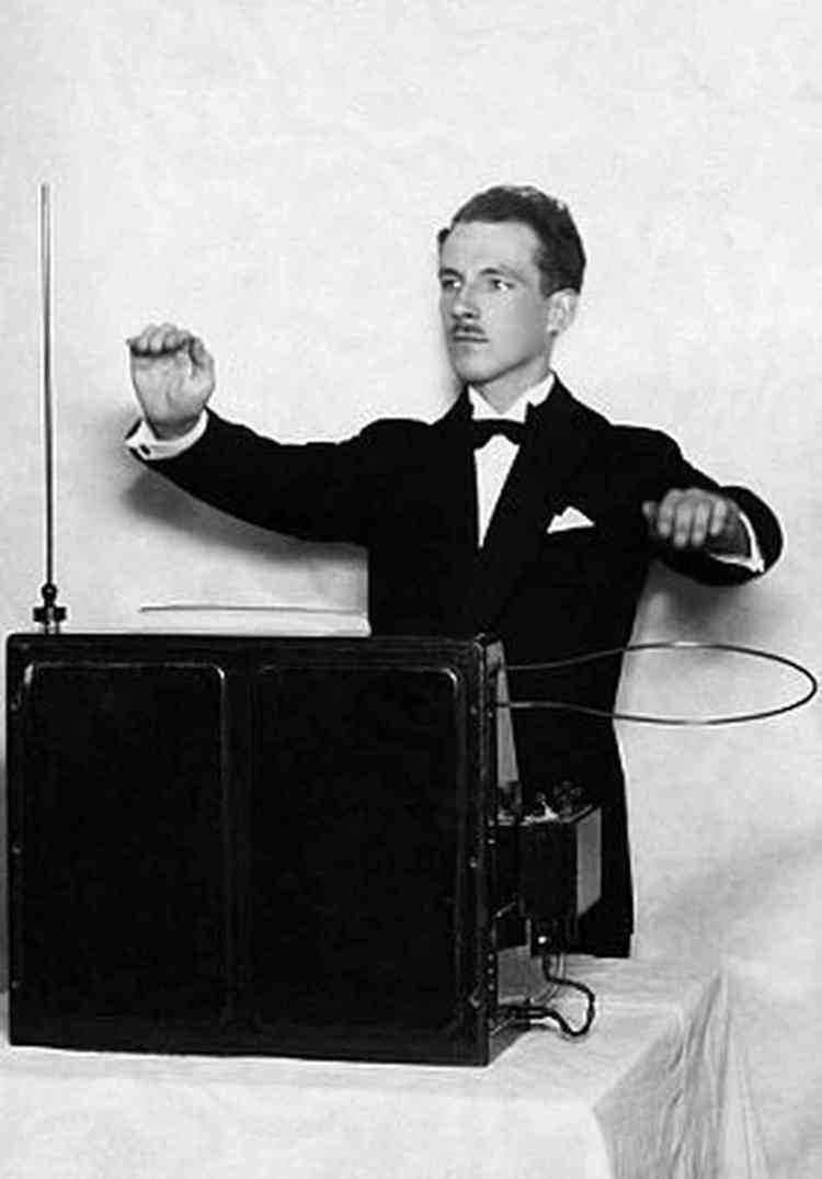 Theremin Report from the Winnipeg New Music Festival Evening 5 It39s about