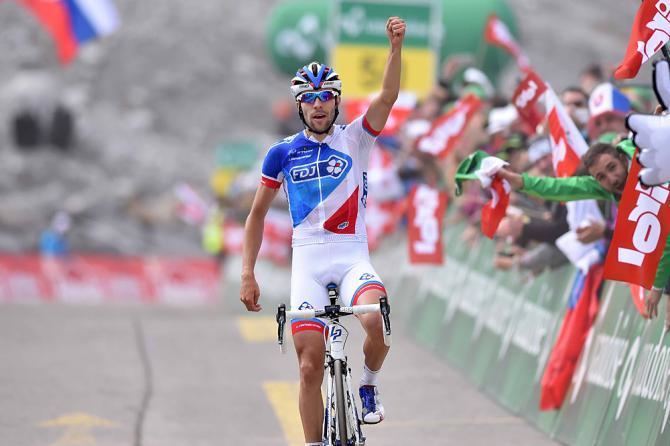 Thibaut Pinot Pinot survives nervous first day in the lead at Tour de