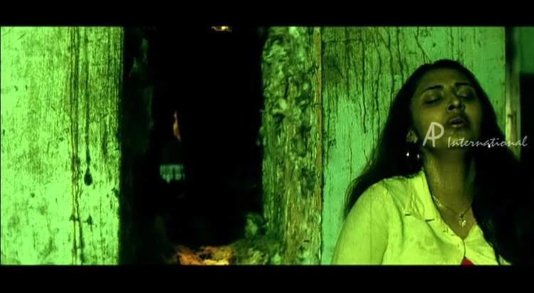 Thodakkam movie scenes Thodakkam Tamil Movie Scenes Monika gets trapped in a factory Rishi Abinay