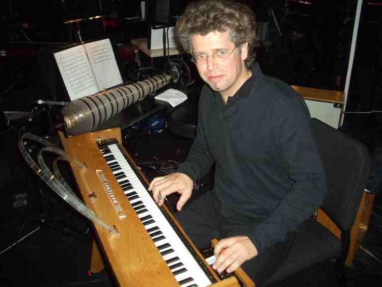 Thomas Bloch ONDES MARTENOT THOMAS BLOCH the instrument videos