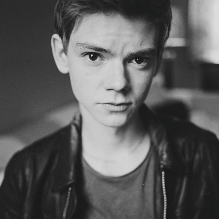 Thomas Brodie-Sangster thomas brodiesangster gets knocked out by love and the