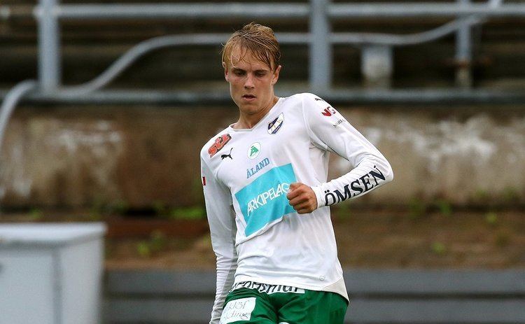 Thomas Mäkinen Thomas Mkinen katsastaa vaihtoehtoja IFK Mariehamnin ohella
