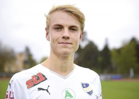 Thomas Mäkinen Thomas Mkinen ter med i ungdomslandslaget IFK Mariehamn Fotboll