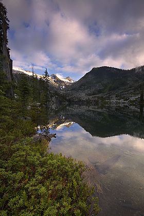 Thompson Peak (California) httpsuploadwikimediaorgwikipediacommonsthu