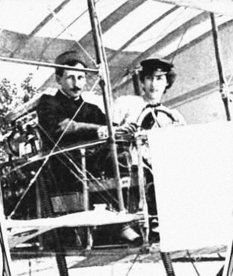 Thérèse Peltier Thrse Peltier the First Woman Pilot HistoricWingscom A