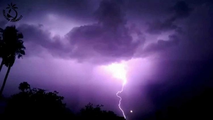 Thunder Thunderstorm and Rain Sounds Heavy Thunder amp lightning Strike