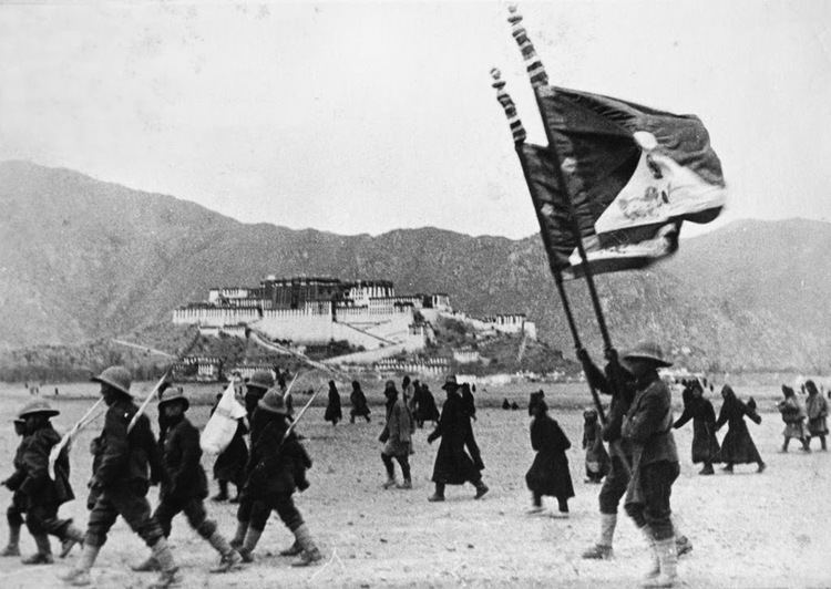 Tibetan Army Claude Arpi The Tibetan Army in 1949