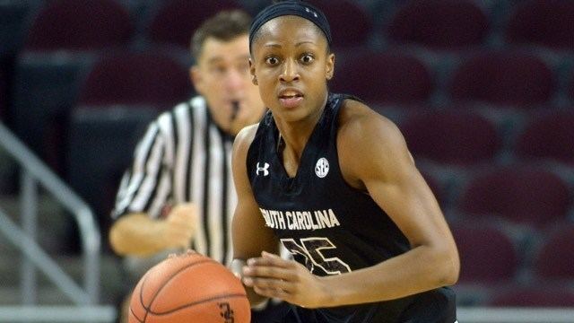 Tiffany Mitchell (basketball) Tiffany Mitchell scores crucial basket to push South Carolina past