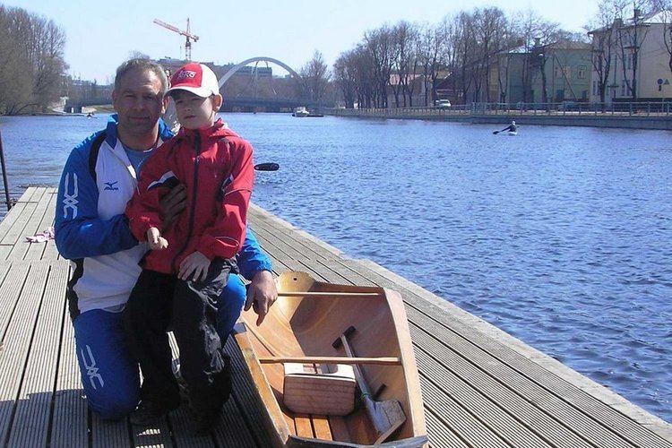 Tiit Tikerpe Mgimees Tiit Tikerpe oma poegi kanuusse istuma ei sunni Eesti