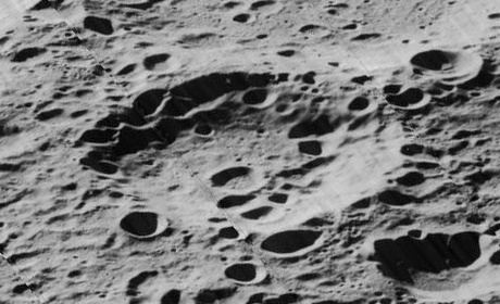 Tikhov (lunar crater)