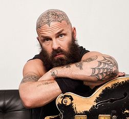 Tim Armstrong Armstrong Rancid Wiki Bio Wife Divorce Girlfriend and Net Worth