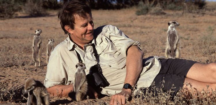 Tim Clutton-Brock Tim CluttonBrock with meerkats School of the Biological Sciences