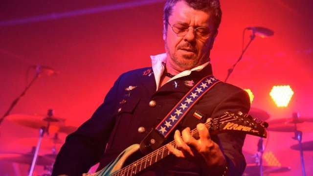 Tim Farriss INXS Guitarist Tim Farriss Severs Finger In Boating