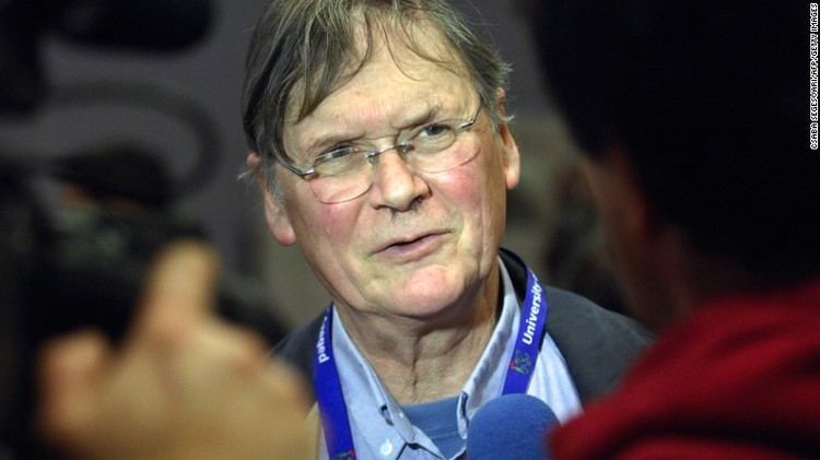 Tim Hunt Nobel scientist Tim Hunt quits over sexist remarks CNNcom