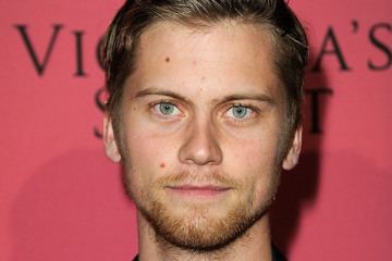 Tim Phillipps Classify Australian actor Tim Phillipps