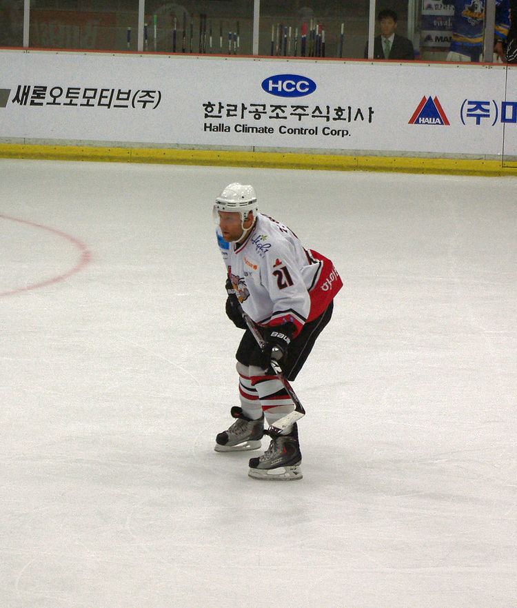 Tim Smith (ice hockey)