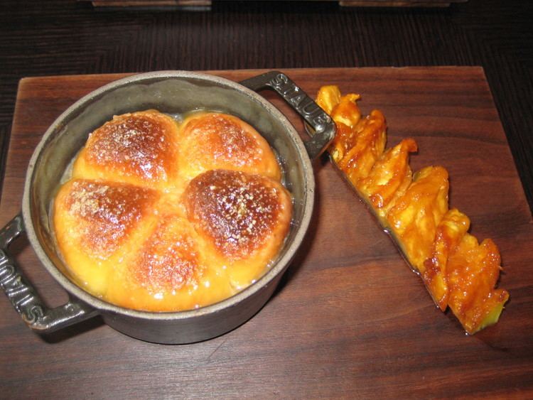 Tipsy cake Tipsy Cake with spit roast pineapple DolceDini Tipsy Cake with