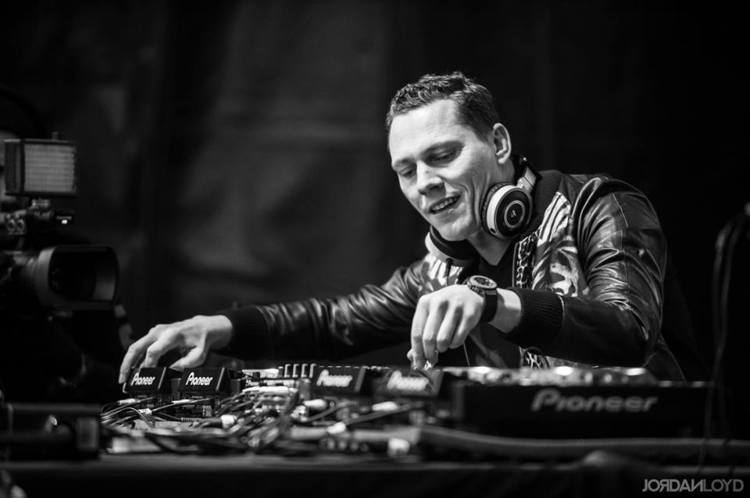 Tiësto How Tisto Redefined DJ Culture Exodus Las Vegas
