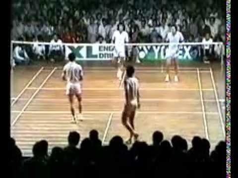 Tjun Tjun 1980 Badminton FriendlyChina vs IndonesiaYao Xi Ming and Sun Zhi