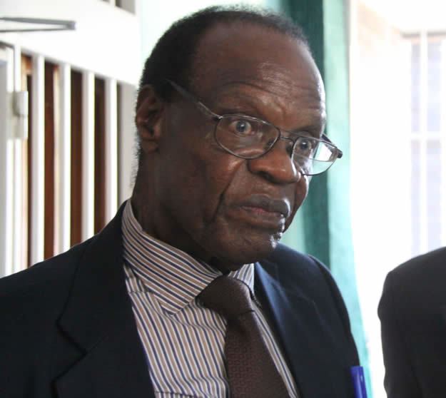 Tobaiwa Mudede Zimbabwe RegistrarGeneral Tobaiwa Mudede warned to zipup