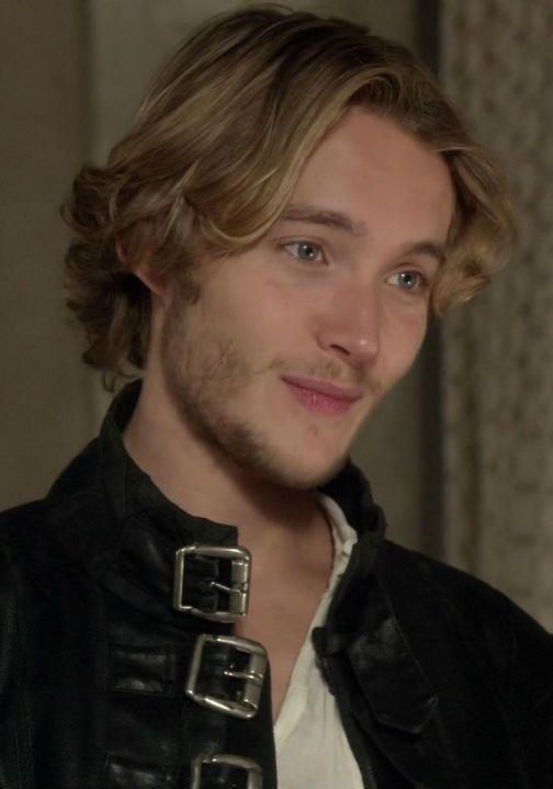 Toby Regbo Toby Regbo as Francis Reign so freaking adorable