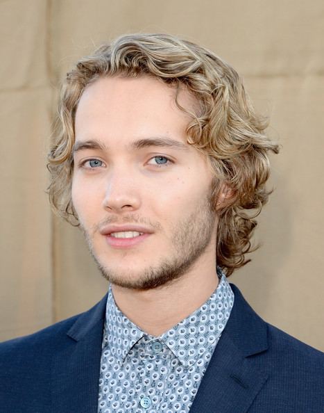 Toby Regbo Toby Regbo Photos CW CBS And Showtime 2013 Summer TCA
