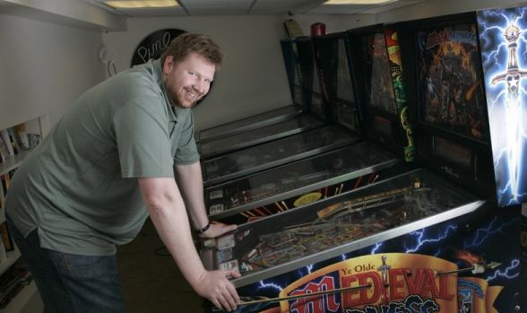 Todd MacCulloch ExSixer Todd MacCulloch in pinball championships