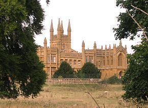 Toddington Manor httpsuploadwikimediaorgwikipediacommonsthu