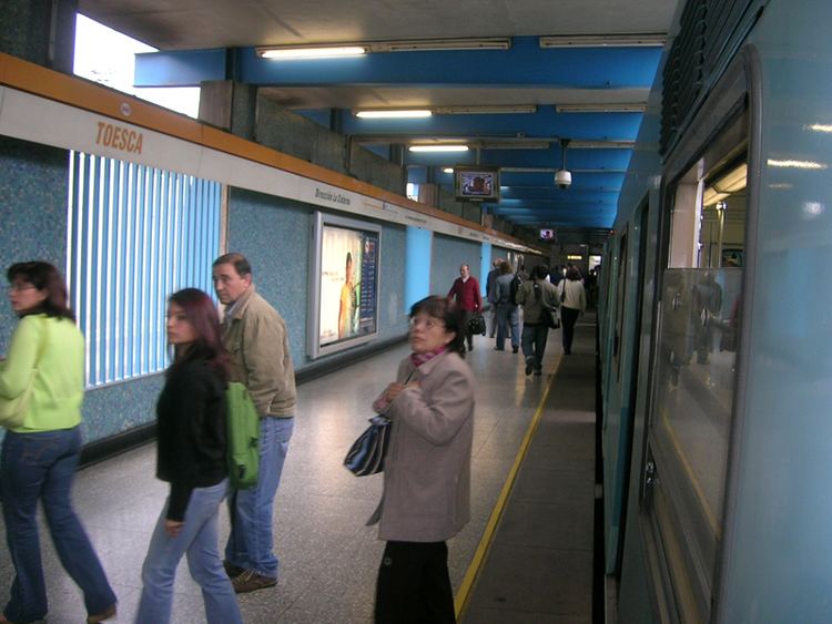 Toesca metro station
