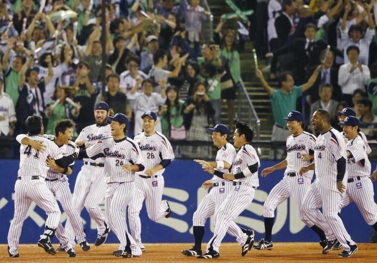 Tokyo Yakult Swallows Swallows claim first CL pennant since 2001 The Japan Times