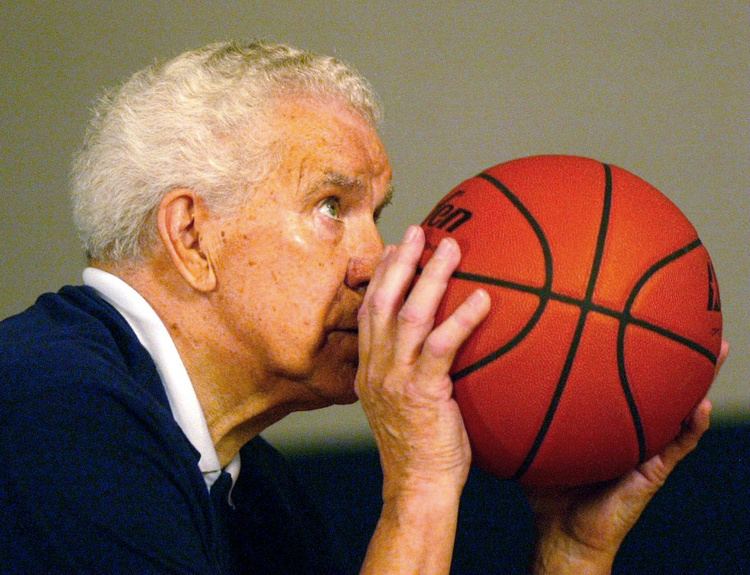Tom Amberry Dr Tom Amberry who set consecutive free throws world record dies
