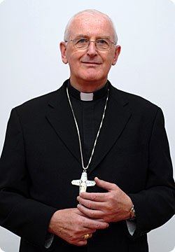 Tom Burns (bishop) httpsmundaborfileswordpresscom201101tomb