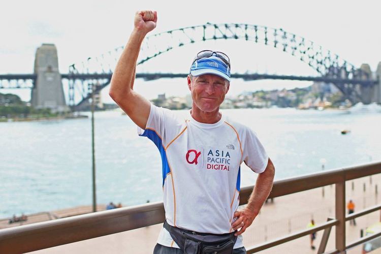 Tom Denniss Sydney marathon runner Tom Denniss becomes fastest man to circle