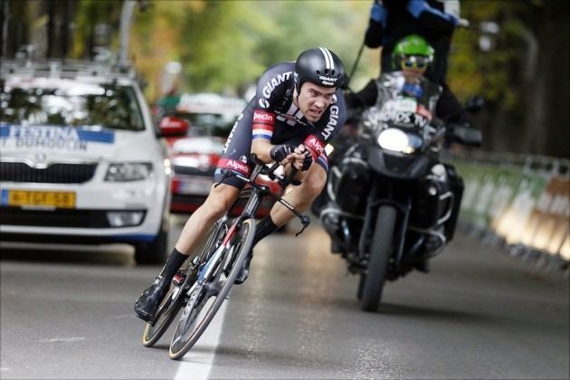 Tom Dumoulin Tom Dumoulin takes race lead after stunning Vuelta a