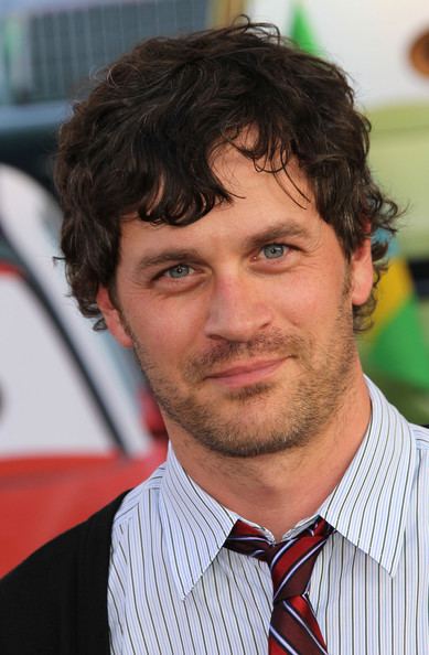 Tom Everett Scott Tom Everett Scott Pictures Premiere Of Walt Disney