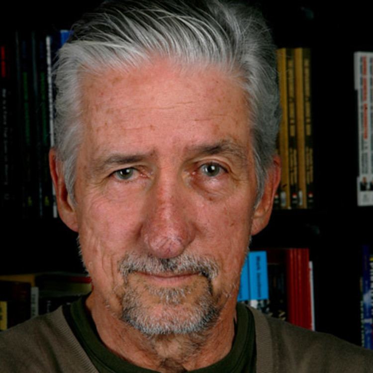 Tom Hayden Tom Hayden Civil Rights Activist AntiWar Activist Biographycom