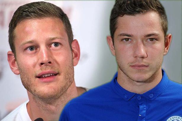 Tom Hopper (footballer) Actor Tom Hopper swamped by angry Leicester City fans