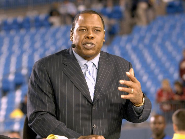 Tom Jackson (American football) ESPN NFL analyst Tom Jackson former Broncos star retires from TV